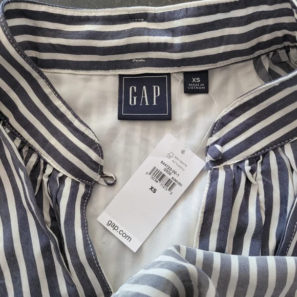 Bow neck dress - Picture 2 of 3